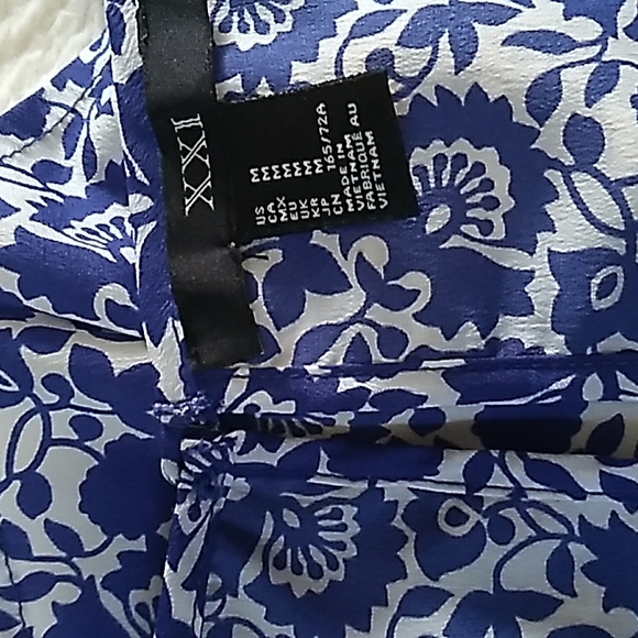 Blue & White Shorts Romper Sz M 💙 XXI Thin Spaghetti strap - Picture 5 of 7